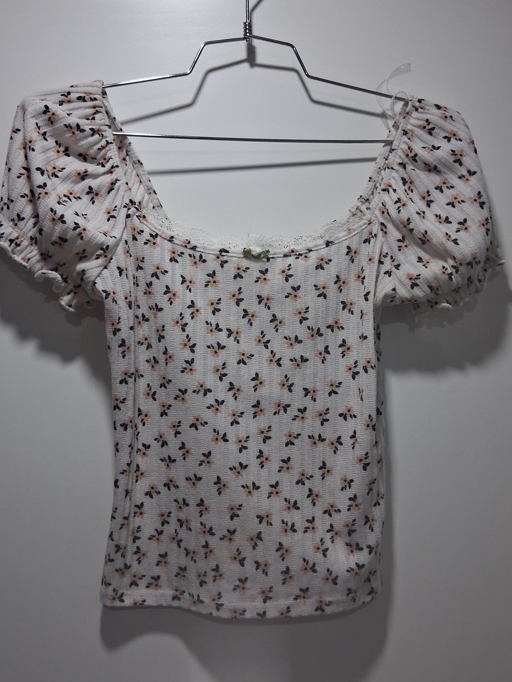 Popular 21 White Floral Puff-Sleeve Women’s Top M